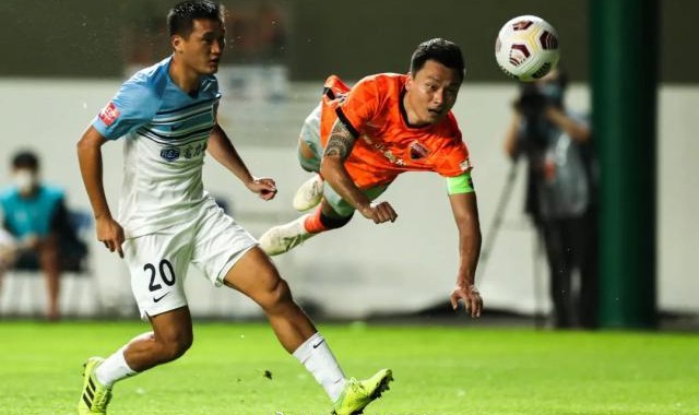 v站体育-“荷兰德比”小克鲁伊夫胜出 深足自救重新找回自信