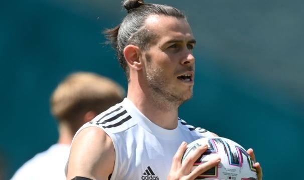 v站-一年半球荒困扰大圣？“不进球也能给威尔士做贡献”